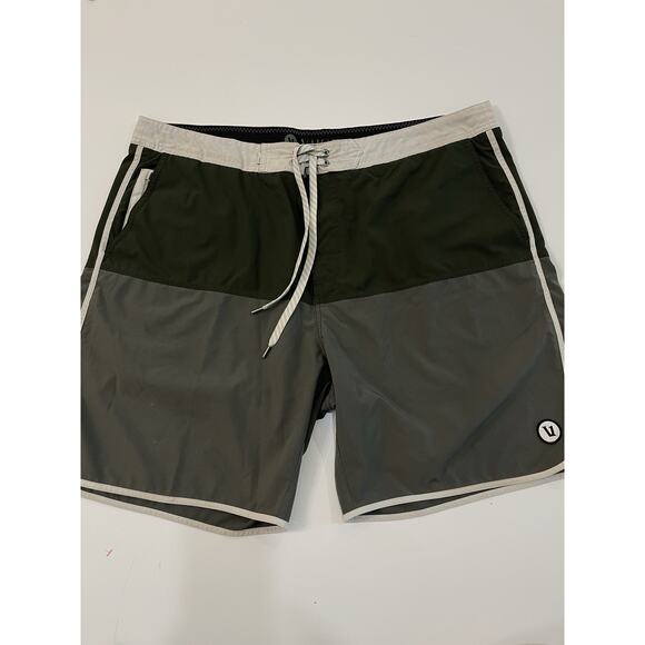 Vuori Shorts Mens 38 Lot Of 2 V314 Performance Cruise Boardshorts - Picture 10 of 10
